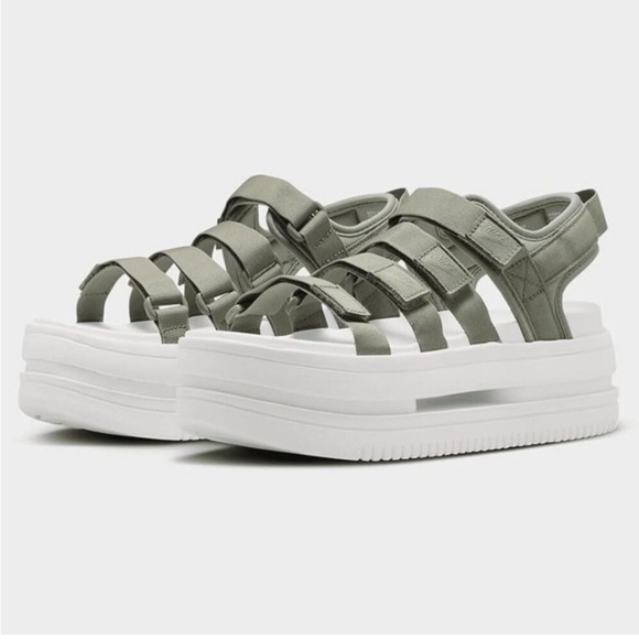 Nike Shoes - Nike Women Size 11 Light Army Green Icon Classic Platform Sandals DH0224 NWOB